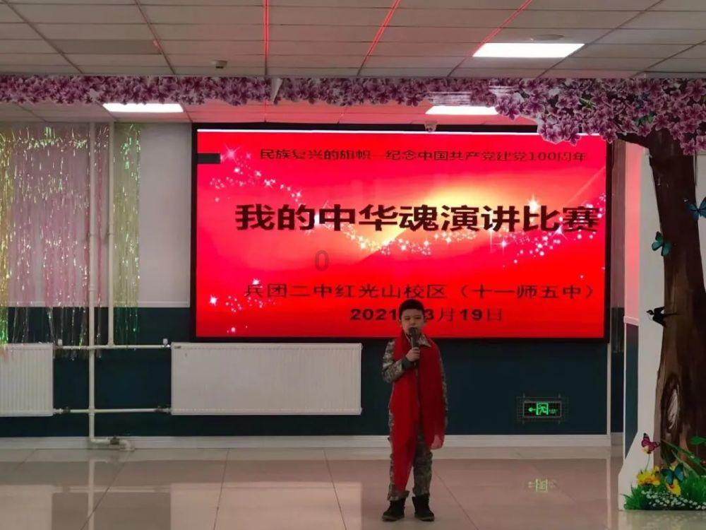 前几天把爬爬垫拿出去晒，结果爬爬垫裂开了，我也裂开了。大家都买的什么神仙不会裂的爬爬垫？